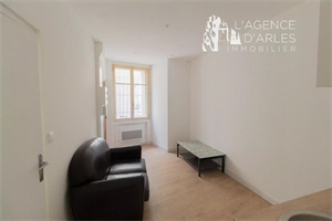 appartement renove à la vente -   13200  ARLES, surface 32 m2 vente appartement renove - UBI456251438